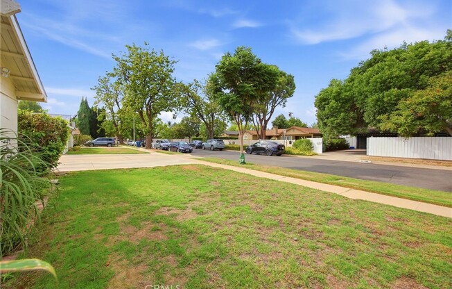 5 beds, 3.5 baths, 2,914 sqft, $5,500