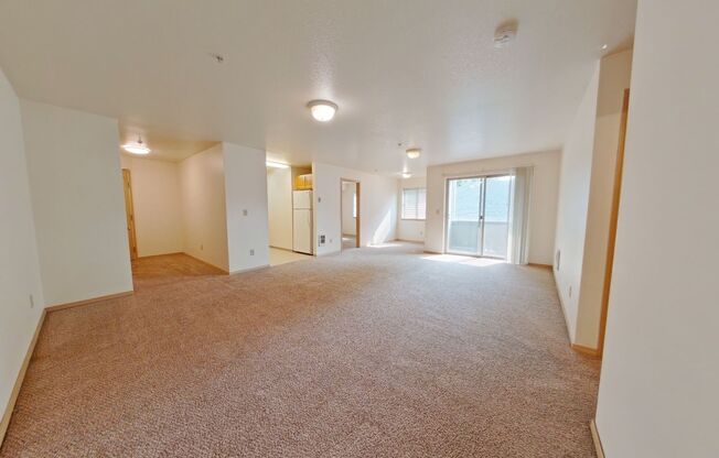 2 beds, 1 bath, $1,600, Unit 8