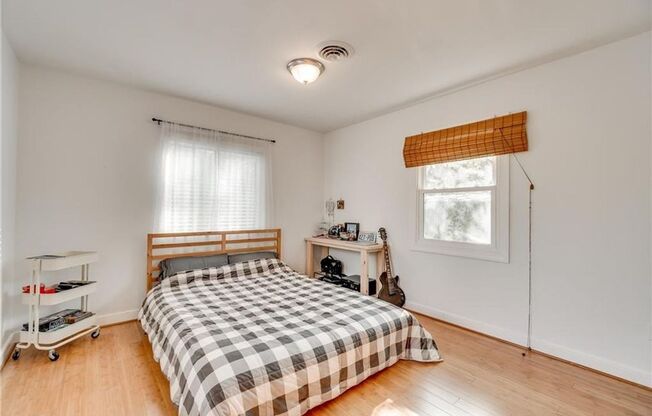 Sauer's Garden Gem: Lovely 3 Bedroom, 1.5 Bathroom Rancher!