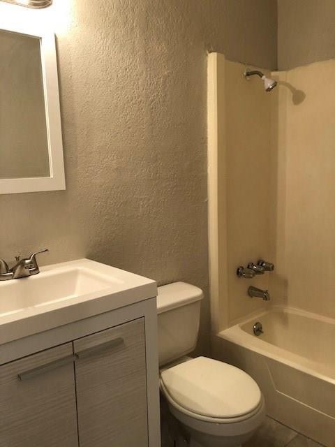 3 beds, 2 baths, 990 sqft, $1,495, Unit 2108 Donahue #A