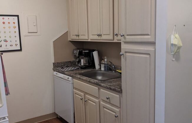 1 bed, 1 bath, 606 sqft, $3,100, Unit 907