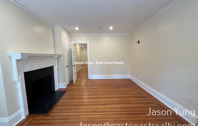 10 BALES ST