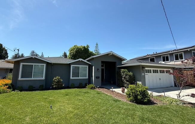 Beautiful 3 Bed 2.5 Bath Home in the Pruneyard/Dry Creek Neighborhood Available Now!