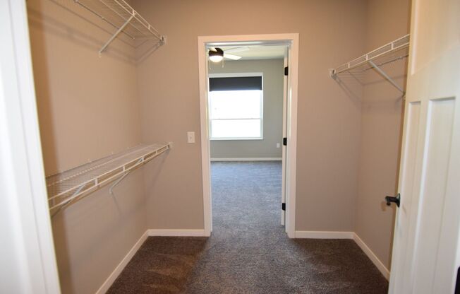 1 bed, 1 bath, 816 sqft, $1,725, Unit 5604-317