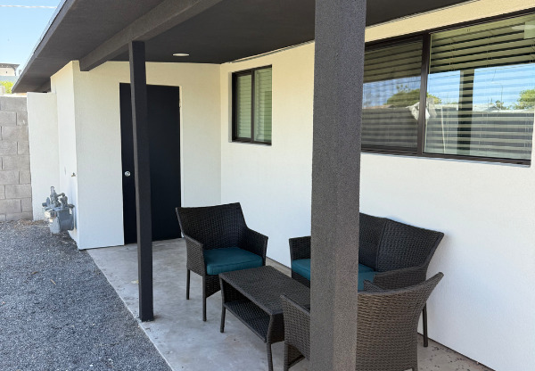 932 E TEMPE DR