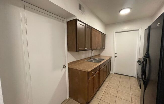 2 beds, 2 baths, 950 sqft, $1,250, Unit 534D