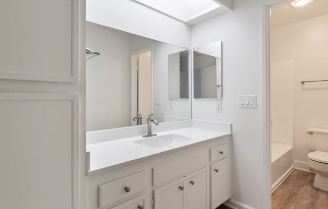 1 bed, 1 bath, $2,095, Unit 20