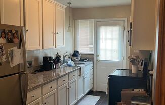 1 bed, 1 bath, 900 sqft, $1,195, Unit D