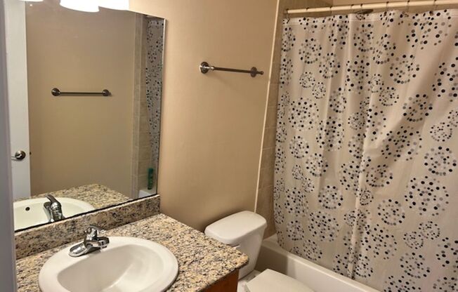 2 beds, 2.5 baths, $1,700, Unit Unit 404