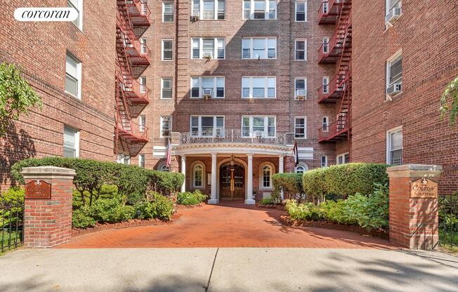 76 15 35 AVE