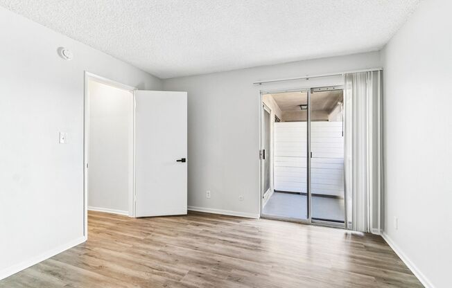 2 beds, 1 bath, 750 sqft, $1,698, Unit 113