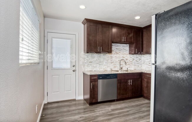 2725 G ST