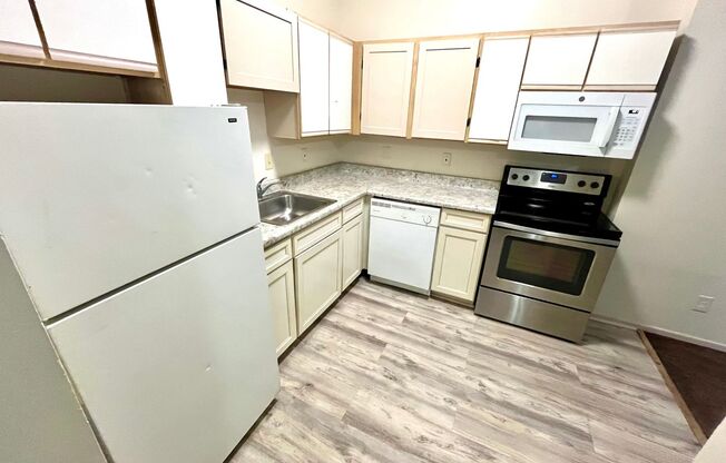 2 beds, 1 bath, $1,295, Unit 305 S 16th St. - Unit 203