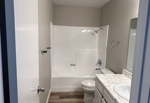 2 beds, 1 bath, 780 sqft, $1,750, Unit 217