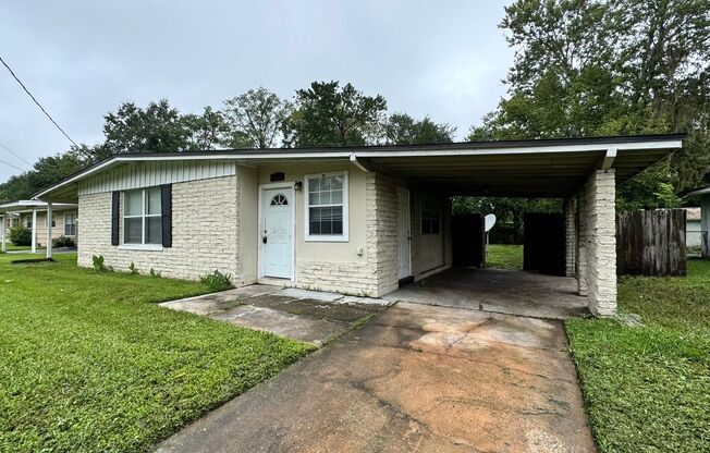 4/2 with bonus room! Large fenced in back yard located in Normandy Village!