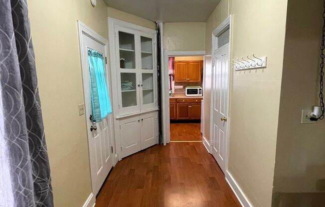 1 bed, 1 bath, $1,000, Unit Unfurnished