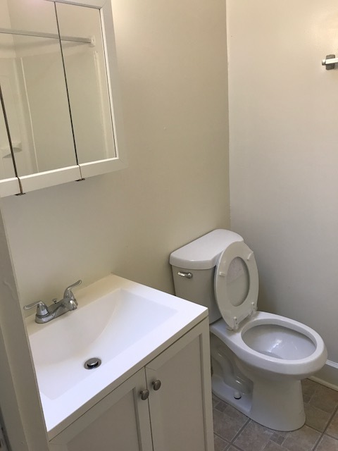 2 beds, 1 bath, 900 sqft, $1,399, Unit 46-4