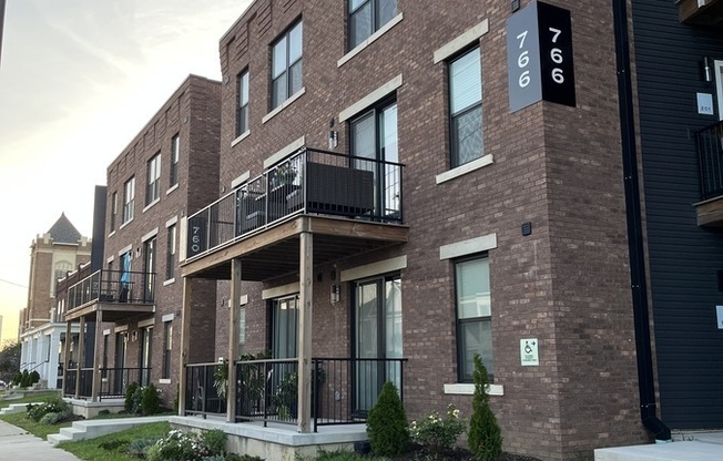 760 MT VERNON AVE