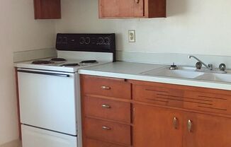 2 beds, 1 bath, $1,195, Unit 11