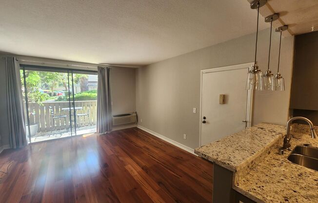 1 bed, 1 bath, $2,350