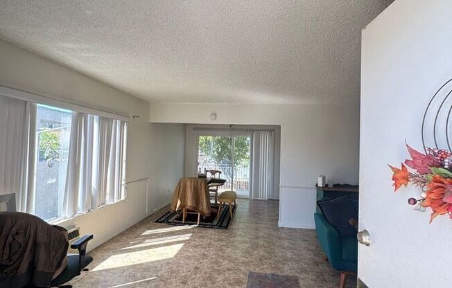 1000 LESLIE RD