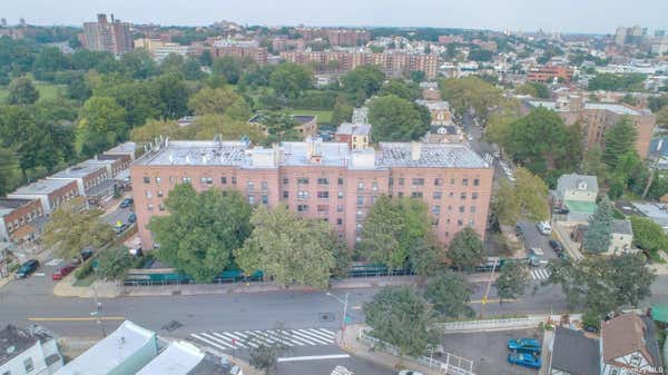 2 beds, 1 bath, 900 sqft, $2,400, Unit 6C