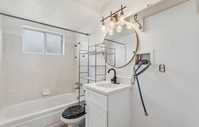 2 beds, 1 bath, 620 sqft, $1,150, Unit 5