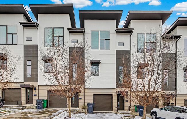 Luxury with contemporary style! This 3 bedroom 3.5 bath Condo in the East End Optimist Park Community of Charlotte is a gem!