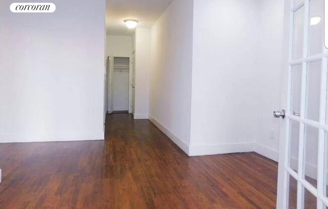 2 beds, 1 bath, $2,945, Unit 5A