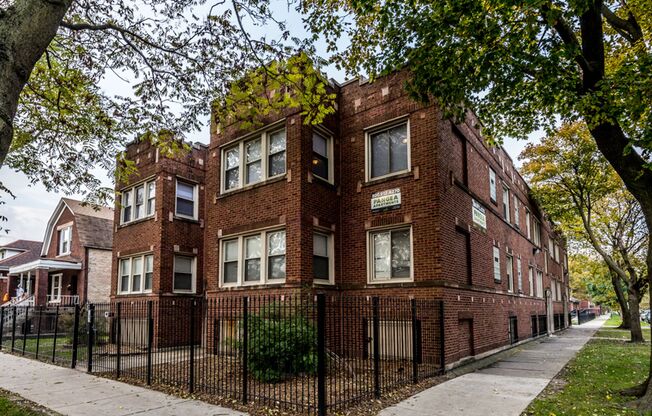 5800 S Artesian