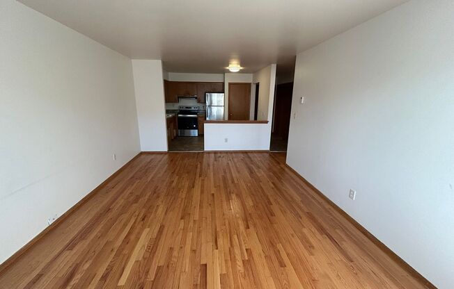 1 bed, 1 bath, $995, Unit 10