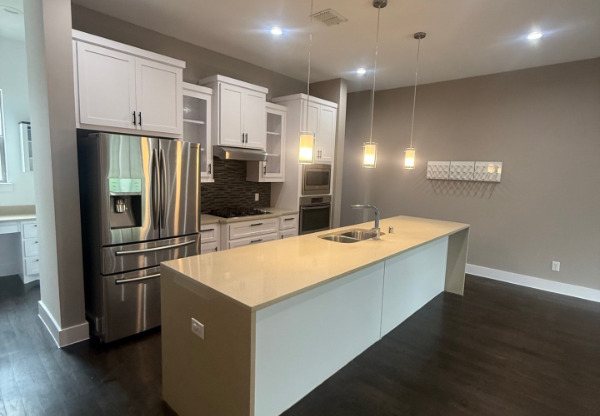 3008 ZENIA DR