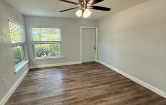 324 30 AVE N