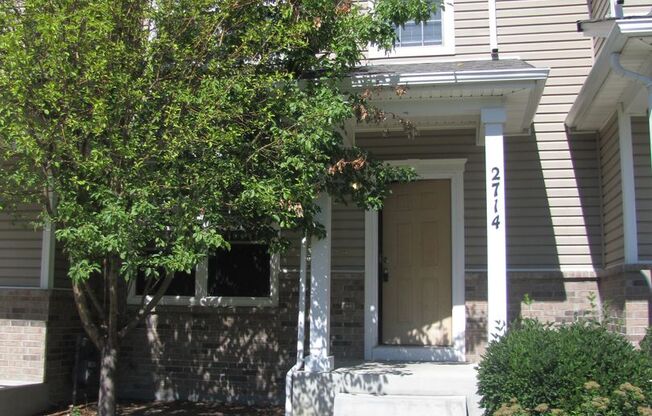 Gorgeous Townhouse in the Bluff at Spring Creek.