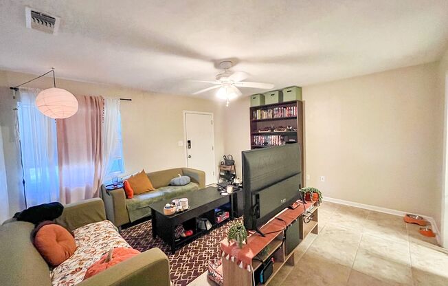 2 beds, 1 bath, $1,500