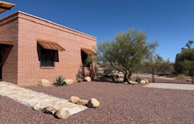 UNIQUE FURNISHED GUEST HOUSE IN NORTHWEST TUCSON