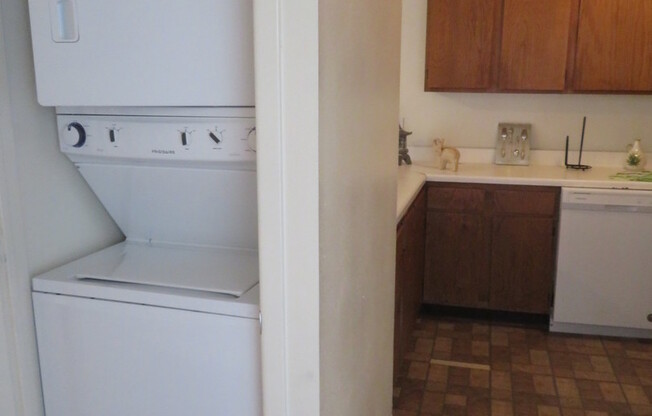 1 bed, 1 bath, 550 sqft, $675, Unit FW-11