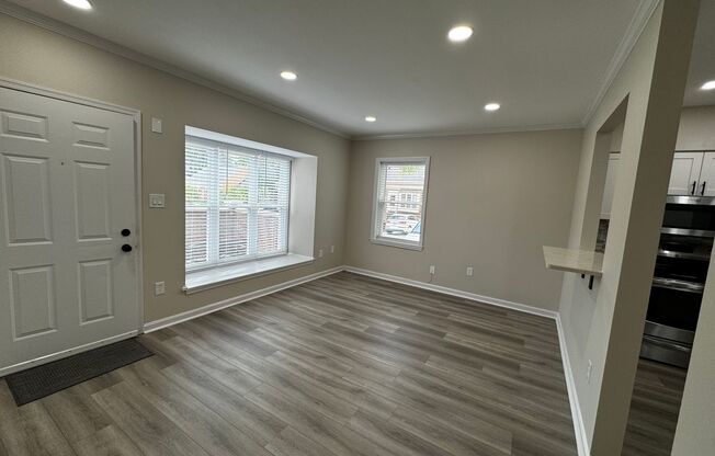 Bright and sunny corner 1br 1ba condo w patio in Clarendon. FULLY RENOVATED!