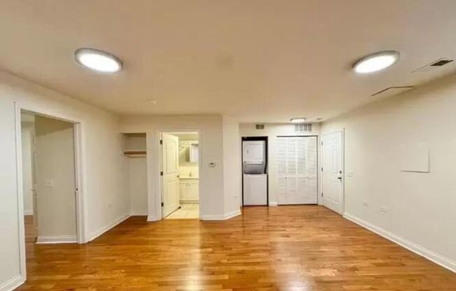 1 bed, 1 bath, 700 sqft, $1,350, Unit 1744-G