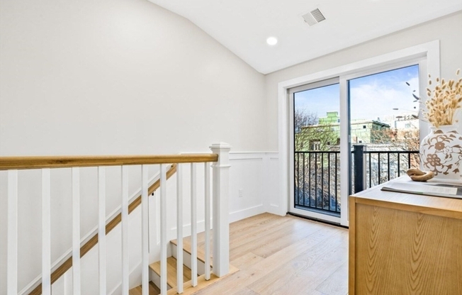 300 SOMERVILLE AVE