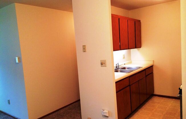 2 beds, 1.5 baths, 950 sqft, $1,174, Unit 248