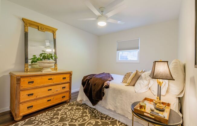 2 beds, 1 bath, $2,275, Unit # 7A