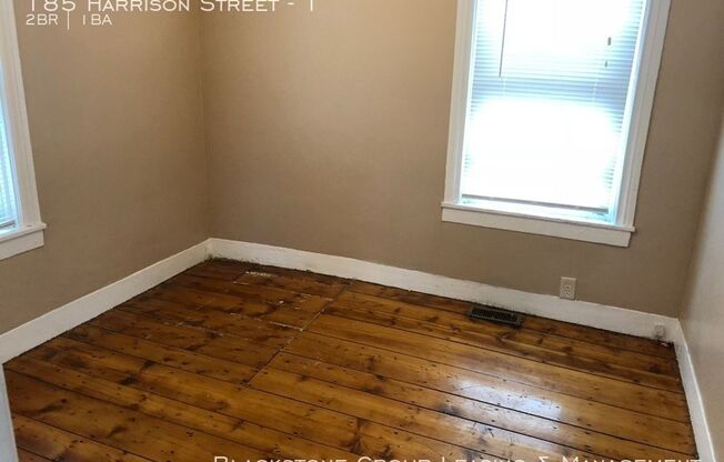 2 beds, 1 bath, $1,400, Unit 185 Harrison - Unit 1