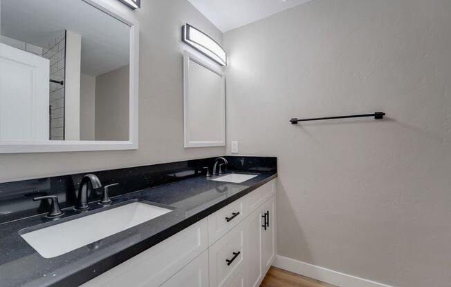 3 beds, 3 baths, 1,070 sqft, $4,095, Unit 101