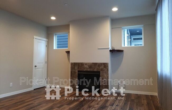 1004 SAMARA ST