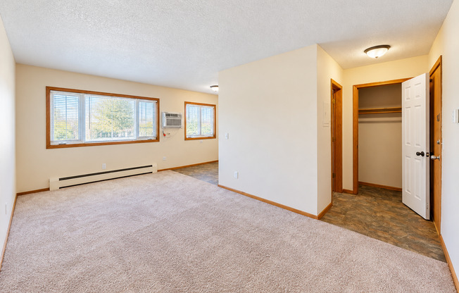 Welcome to 3230 Penn Apartments – Comfortable Living, Convenient Minneapolis Location!