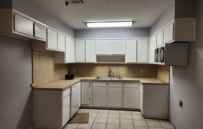 3 beds, 1 bath, $1,200