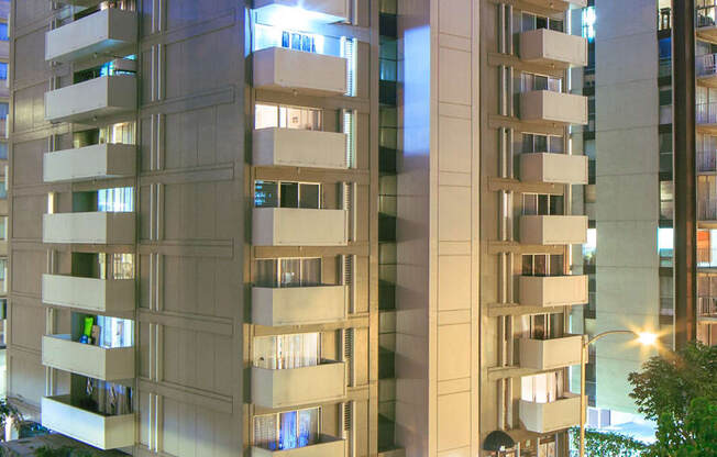 Waikiki Walina Apartments exterior building during the night