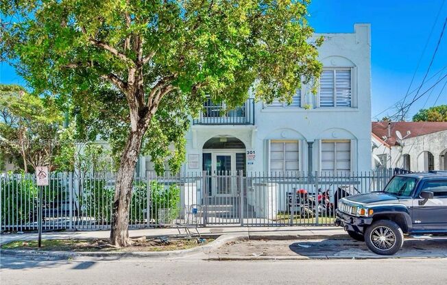 Remodeled 2 bed 1 bath in the heart of Little Havana!