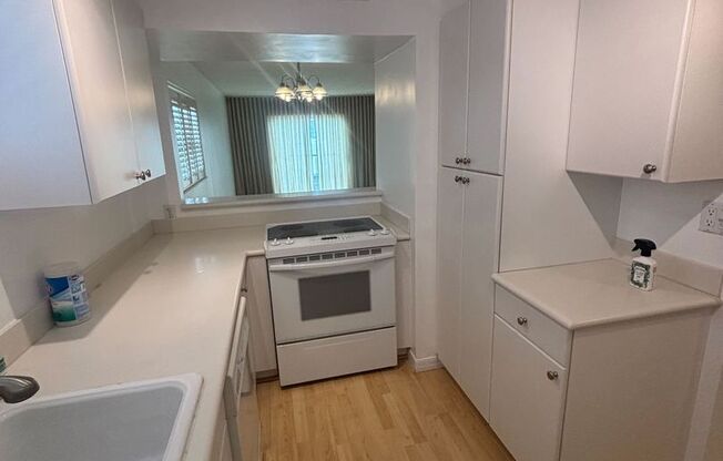Live in the Heart of South Beach – Spacious 2 Bed, 2 Bath Apartment